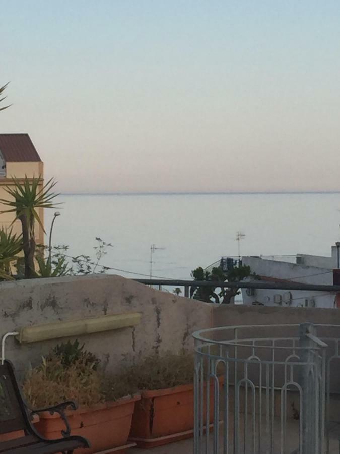 דירות פונדאצ'לו Taormina Mare Piscina Fondachello מראה חיצוני תמונה
