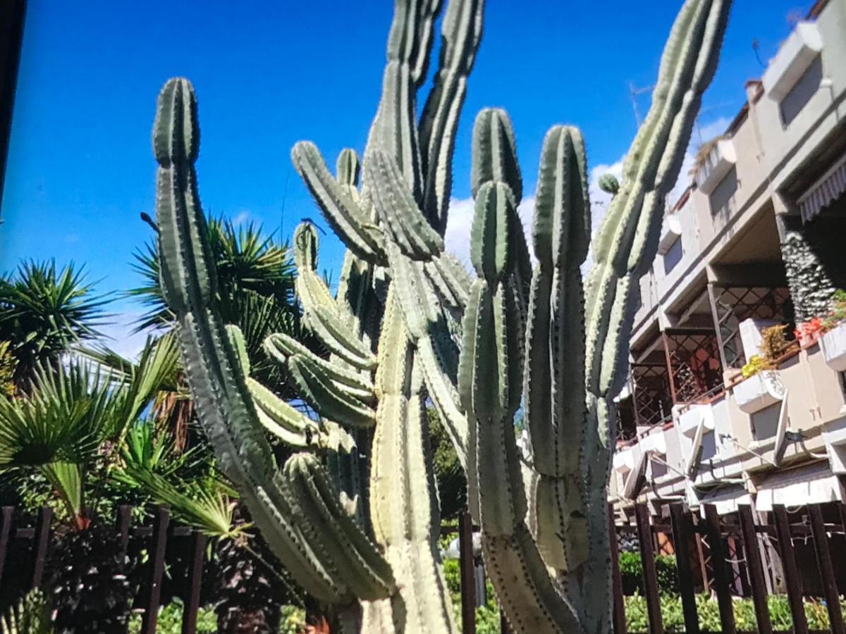 דירות פונדאצ'לו Taormina Mare Piscina Fondachello מראה חיצוני תמונה